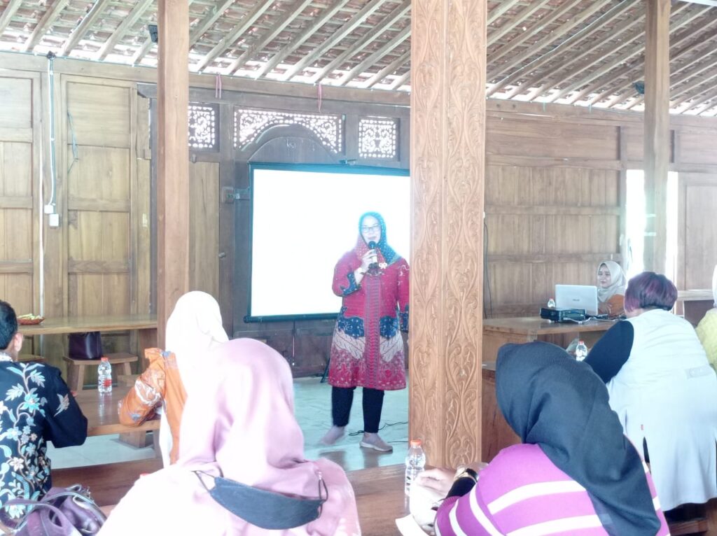 Bu Titi (Psikolog dari RS Keluarga Sehat)